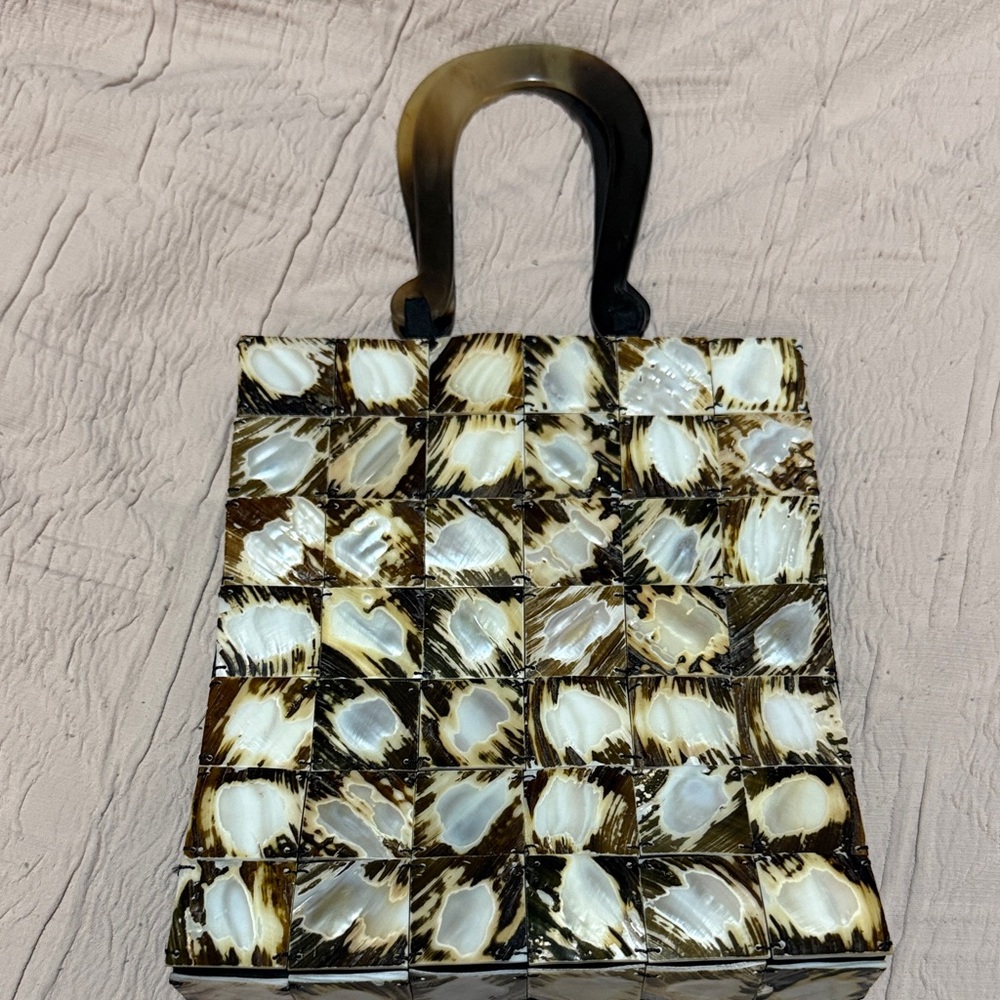 Elegant Shell Pattern Women's Bag